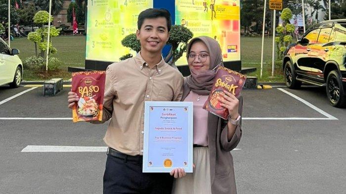 Firda Khaerunnisa dan Gilang Gumilar : Raup Omzet Ratusan Juta dari Usaha Camilan Berbahan Singkong