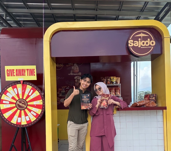 Bangun Bisnis Camilan Sajodo, Sepasang Anak Muda Kerjakan Puluhan Karyawan dan Berangkatkan Umrah